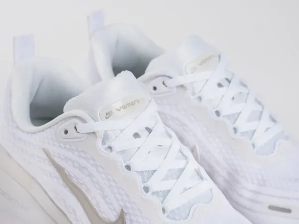 Кроссовки Nike Vomero 18 - 45254