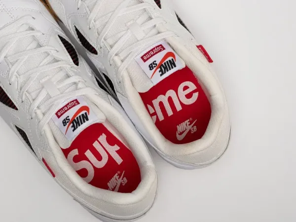 Футбольная обувь Supreme x Nike SB Gato - 40264