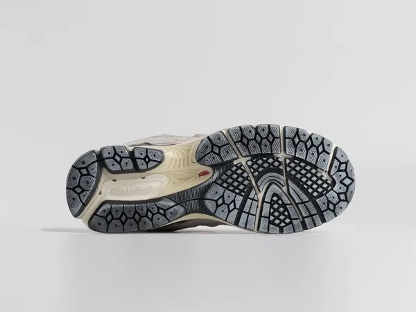 Кроссовки New Balance 2002R - 39549