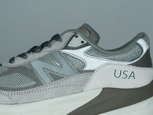 Кроссовки New Balance 990 v6 - 40341