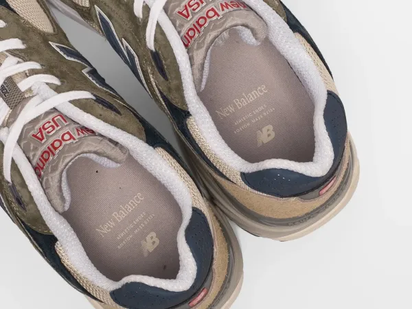 Кроссовки New Balance 990 v3 - 42298