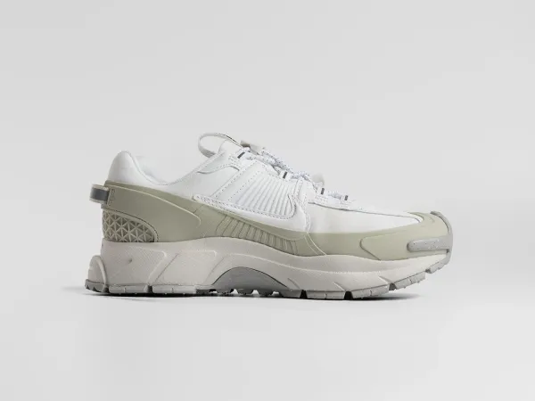 Кроссовки Nike Zoom Vomero 5 Roam - 44759