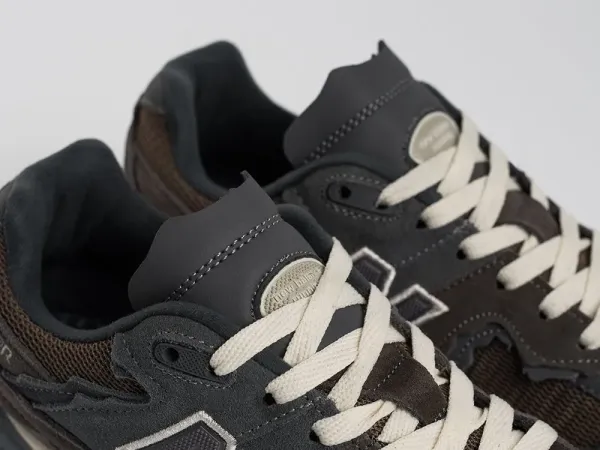 Кроссовки New Balance 2002R - 44875