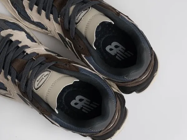 Кроссовки New Balance 2002R - 44878
