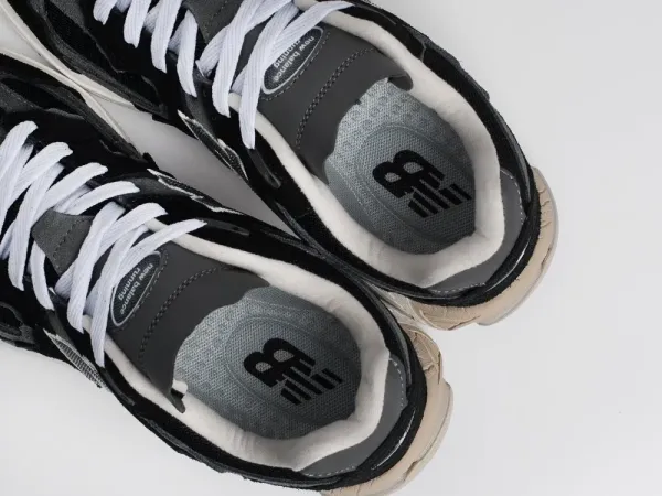 Кроссовки New Balance 2002R - 44880