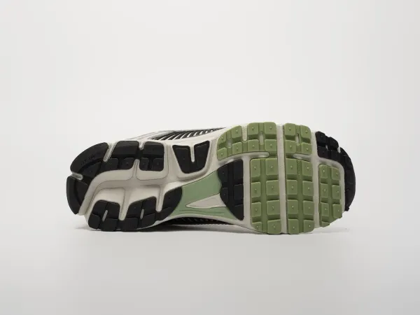 Кроссовки Nike Air Zoom Vomero 5 - 42755
