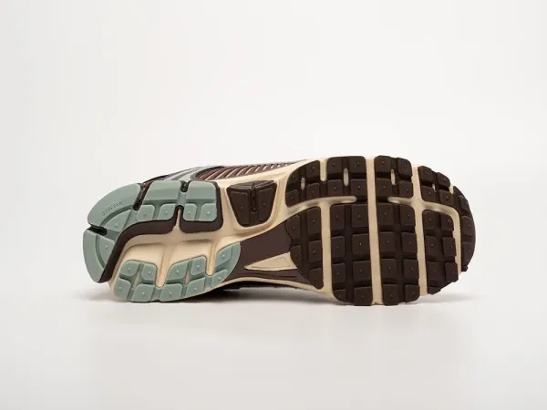 Кроссовки Nike Air Zoom Vomero 5 - 42750