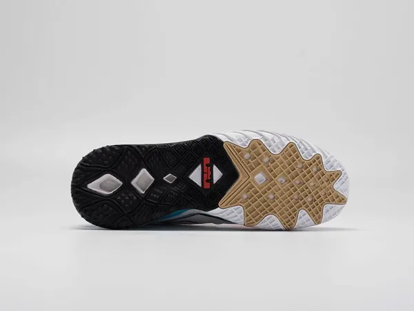 Кроссовки Nike Lebron XVIII - 39091
